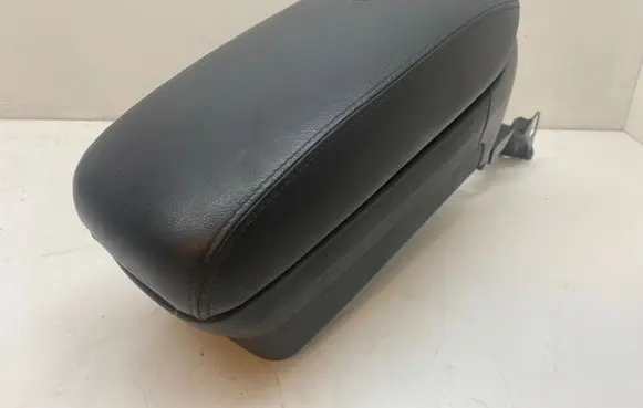 Toyota Avensis T250 Armrest