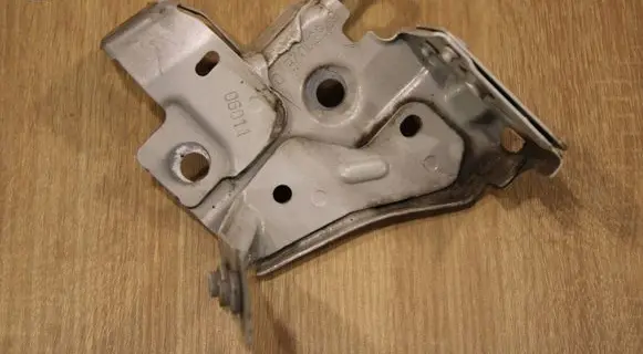 Renault Megane III Radiator mount bracket 