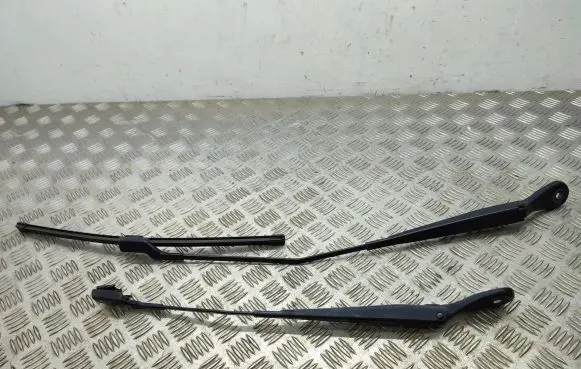BMW 2 F45 Front wiper blade arm