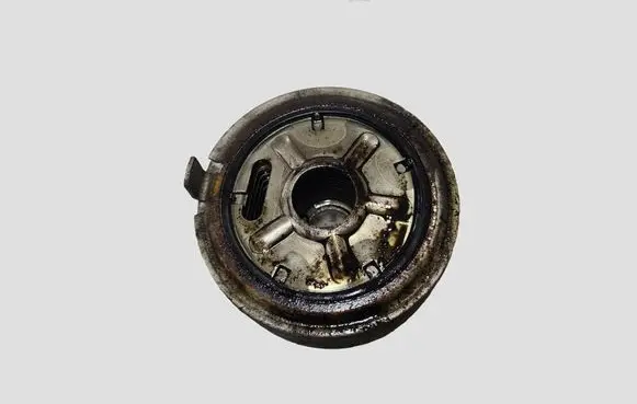 Nissan X-Trail T30 Oil filter mounting bracket 5M301 178482615