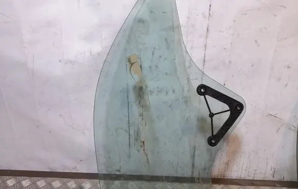 Mercedes-Benz E A207 Rear door window glass