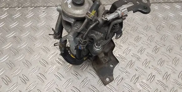 Toyota Verso Mechanical fuel pump 233000R100