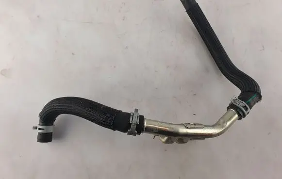 Nissan X-Trail T32 Engine coolant pipe/hose