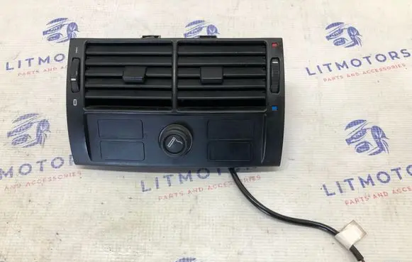 BMW X5 E53 Rear air vent grill 8409081 8370910