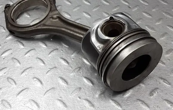 Audi A4 S4 B7 8E 8H Piston 059107065BJ 059AA BHS
