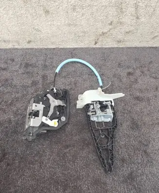 Mini One - Cooper F56 F55 Front door lock 7281936 7296458 7316362