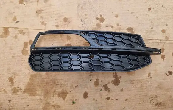 Audi A3 S3 8V Front bumper lower grill 8V3807682G