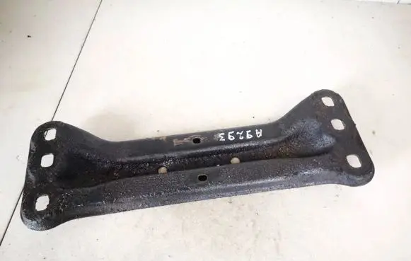 Mercedes-Benz CLS C219 Engine mounting bracket