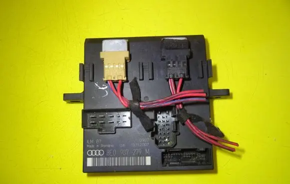 Audi A4 S4 B7 8E 8H Light module LCM 8E0907279M 00002115C4