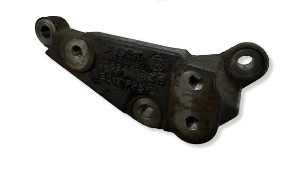 Alfa Romeo 159 Engine mounting bracket B017