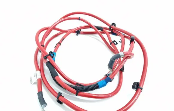 Mercedes-Benz CLS C218 X218 Positive cable (battery) A2124404038 61233638 ZGS001