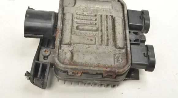 Volvo S80 Coolant fan relay 940009400