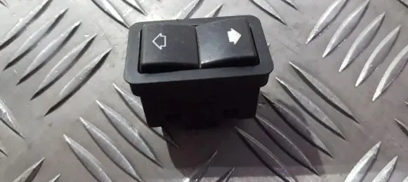 BMW 5 E39 Electric window control switch 8368974
