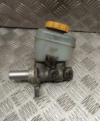 Subaru Legacy Clutch master cylinder