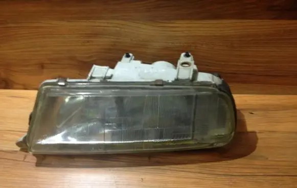 Lancia Kappa Headlight/headlamp 9301
