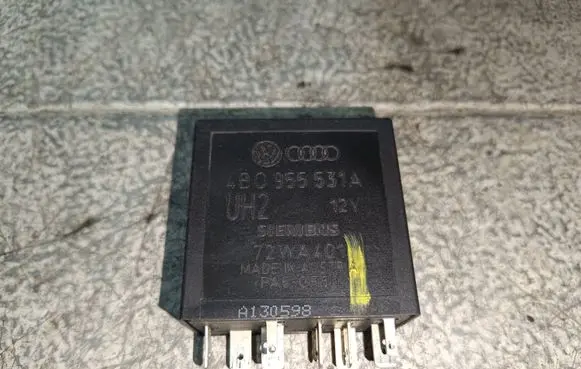 Volkswagen Golf IV Window wiper relay 4B0955531A