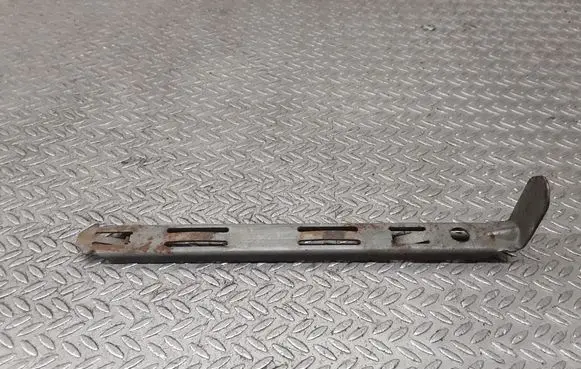 Volvo XC90 Headlight/headlamp mounting bracket 