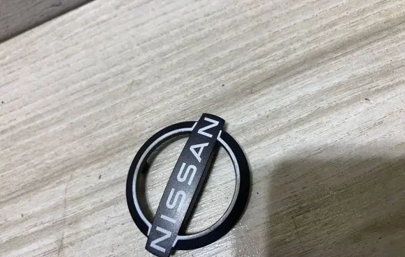 Nissan Juke II F16 Manufacturer badge logo/emblem nse0151