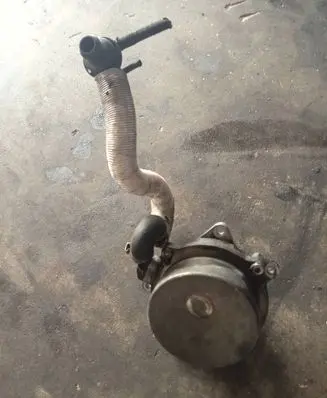 Audi A4 S4 B5 8D Vacuum pump 72260806c