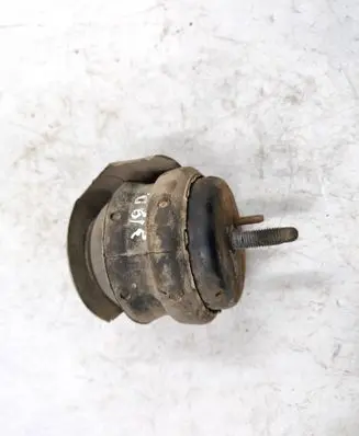 Engine mount bracket