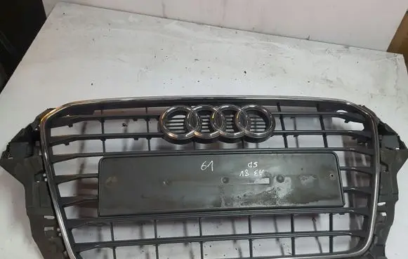 Front bumper upper radiator grill