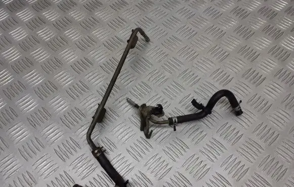 Toyota Yaris Fuel line pipe
