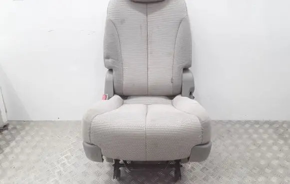 KIA Carnival Second row seats 