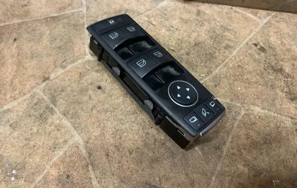 Mercedes-Benz CLS C218 X218 Electric window control switch A2129056100