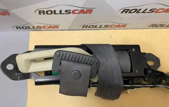 Volvo V70 Front seatbelt 9478153