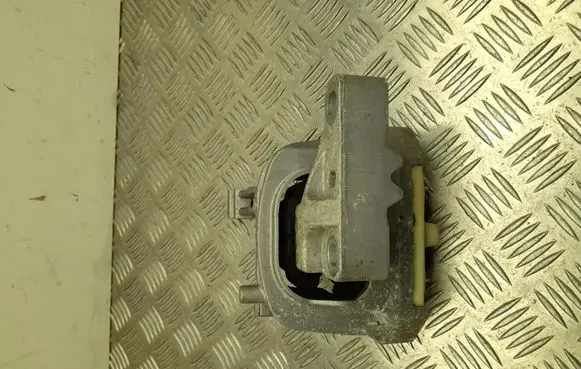 Volkswagen Polo VI Engine mount bracket 2Q0199262BK