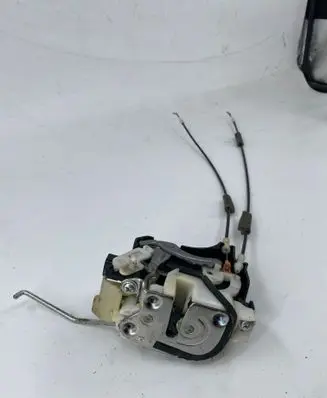 Mitsubishi L200 Rear door lock