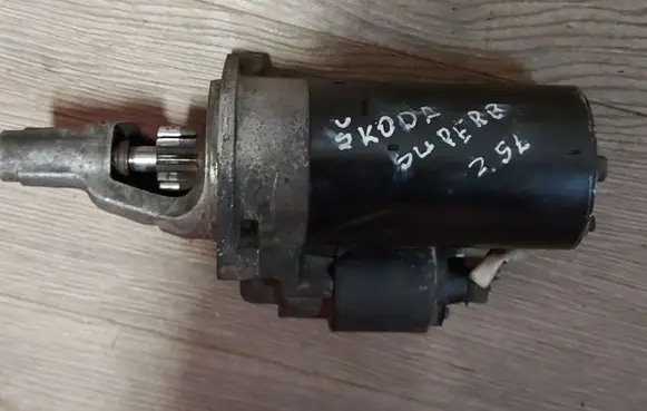 Skoda Superb B5 (3U) Starter motor 001109066