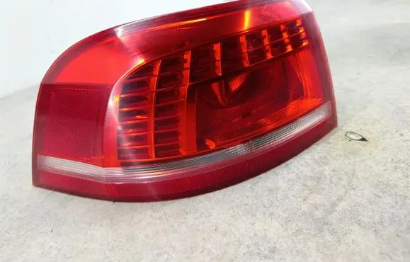 Volkswagen PASSAT B7 Rear/tail lights 