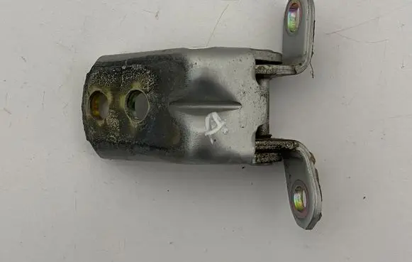 Nissan Murano Z50 Rear door lower hinge