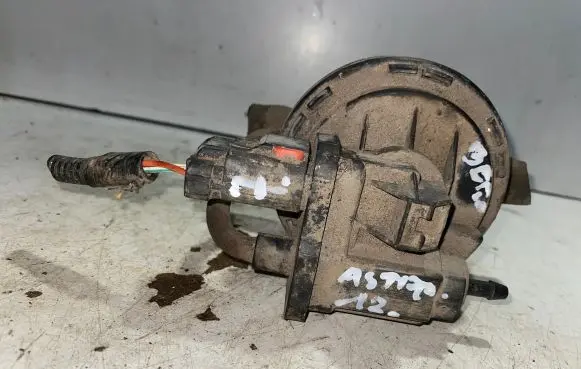 Opel Astra J Fuel filter 