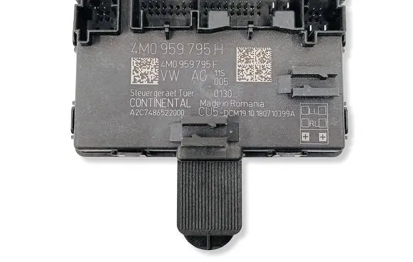 Audi Q7 4M Door control unit/module 4M095995H