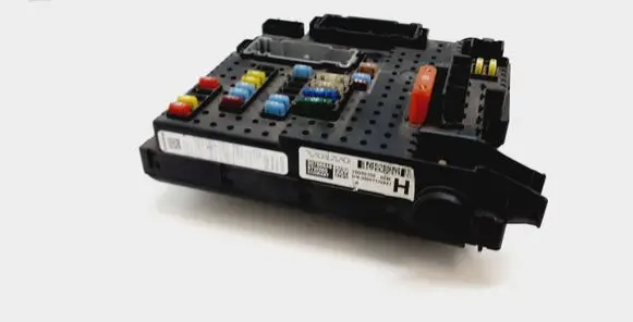 Volvo XC90 Fuse module 30786646