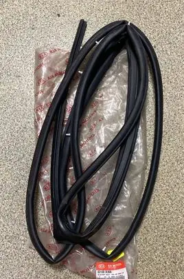 KIA Sorento Rubber seal front coupe door 831303E000