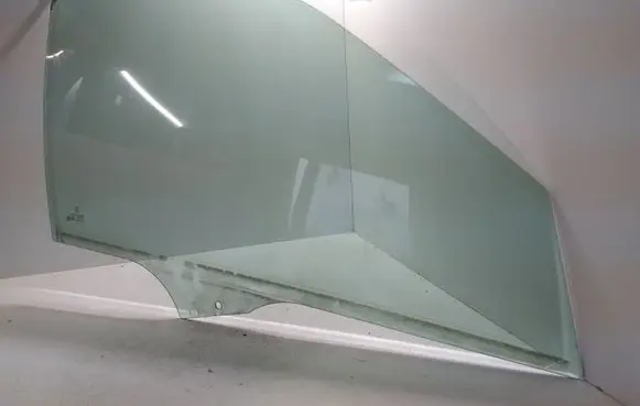 Peugeot 406 Front door window glass four-door