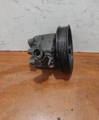 Nissan X-Trail T30 Power steering pump