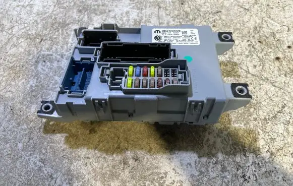 Fiat Fiorino Central body control module 00521231220 116RA000833 116RI000832
