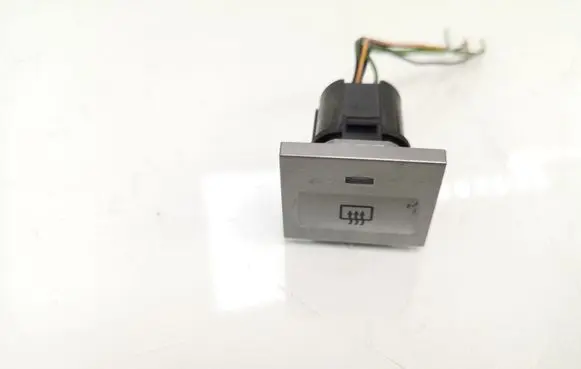 Ford Focus Windscreen/window heater switch 8V4T18C621AB