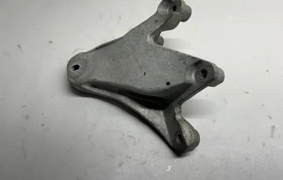 Ford Mustang VI Engine mounting bracket BR336037BB
