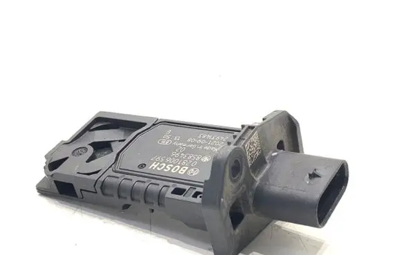 BMW 5 G30 G31 G38 Mass air flow meter 0281006597