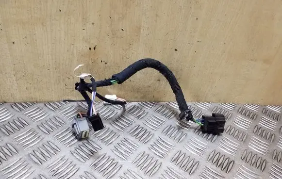 Land Rover Discovery 3 - LR3 Seat wiring loom YML500910