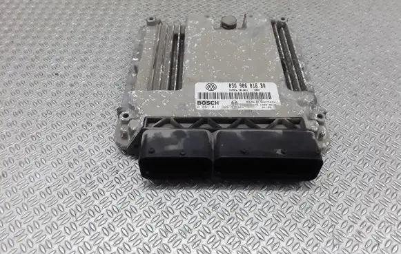 Volkswagen Touran I Engine control unit/module 03G906016BQ 0281011906