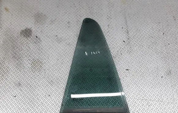 Opel Astra H Rear vent window glass 