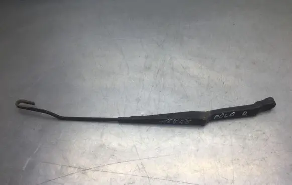 Volkswagen Polo Windshield/front glass wiper blade 6N1955410