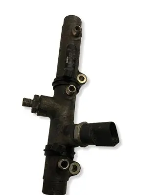Audi A4 S4 B7 8E 8H Fuel distributor 059130089D 000912L2 F00R001650