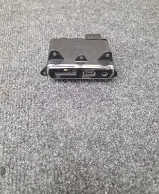 Maserati Levante USB socket connector 670037500 3270 0020010054